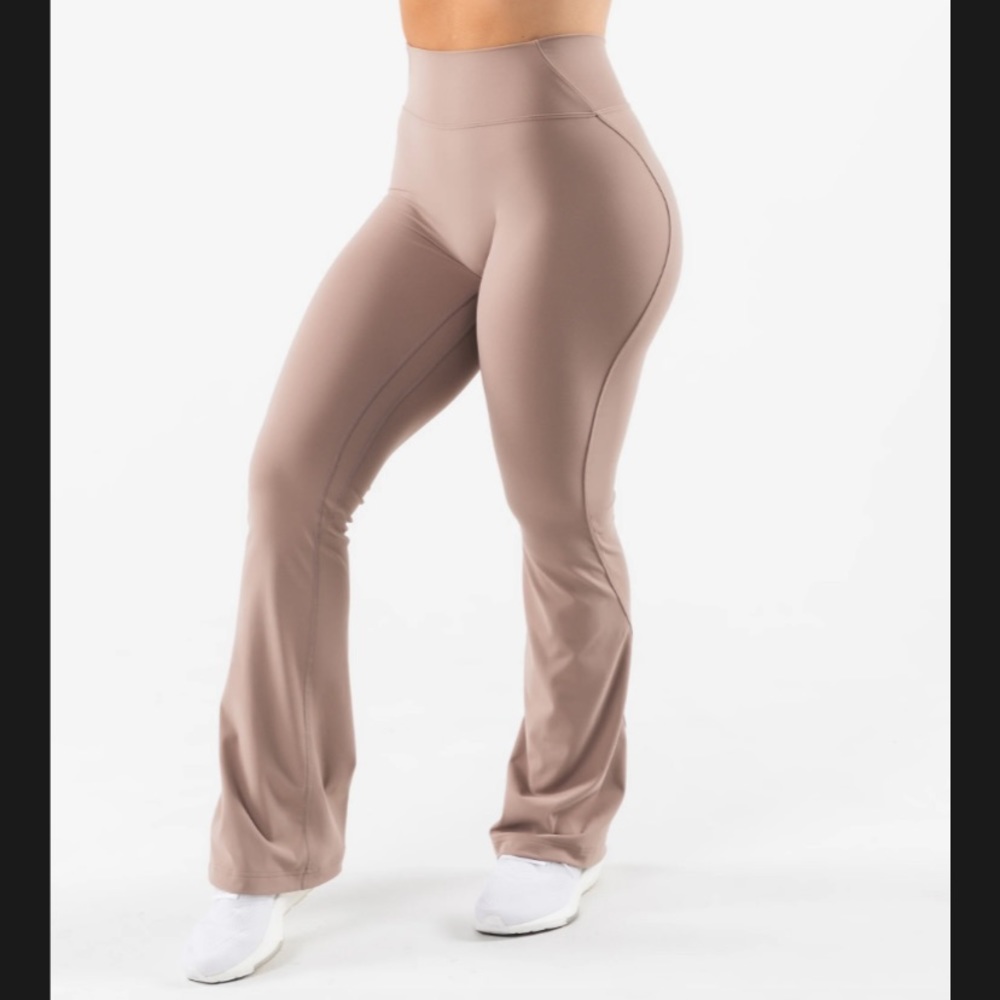 Alphalete leggings
